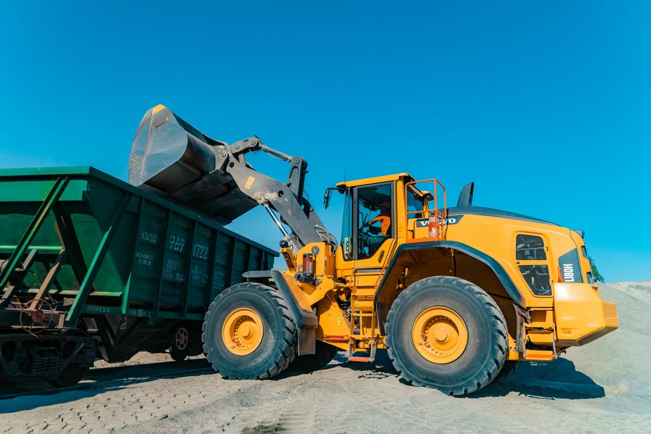 Prompt delivery of crushed stone by rail