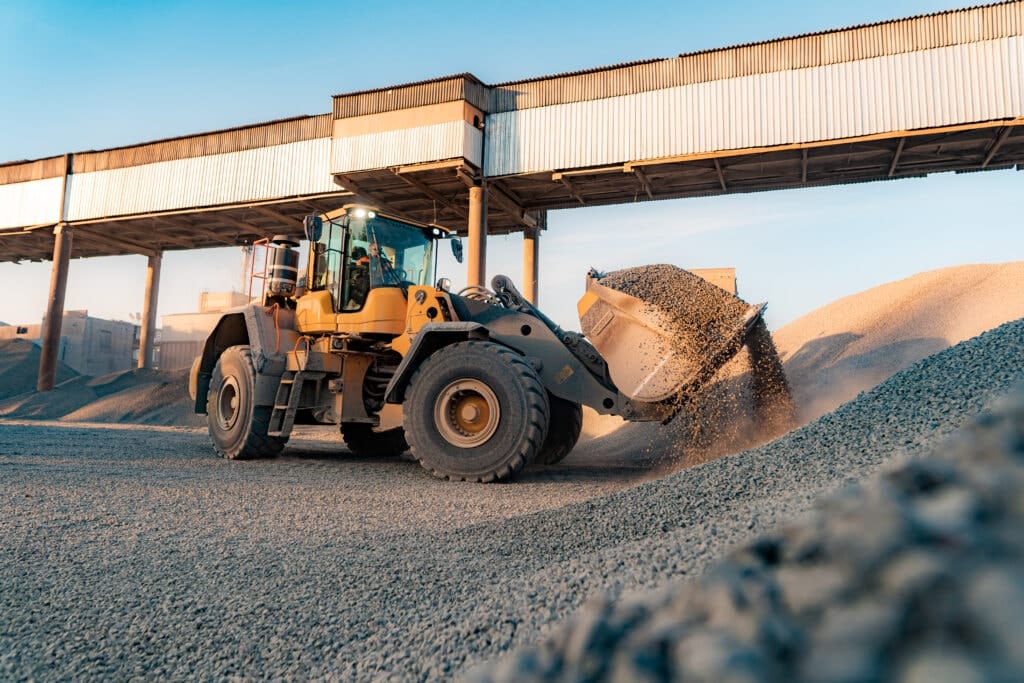 фронтальний навантажувач на Клесівському щебеневому заводі